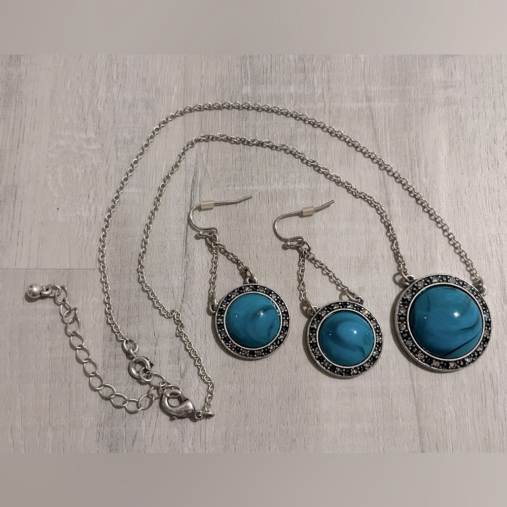 New Necklace/Earrings Set Silver-tone Chain & Aqua Round Pendants w/Rhinestones